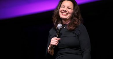Fran Drescher på scenen ved Arizona Ultimate Women's Expo i Phoenix i 2018