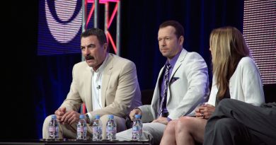 Tom Selleck og Donnie Wahlberg fra Blue Bloods ved Television Critics Associations sommersamling i 2010
