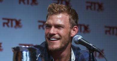 Alan Ritchson ved Lazer Team-panelet på RTX 2015