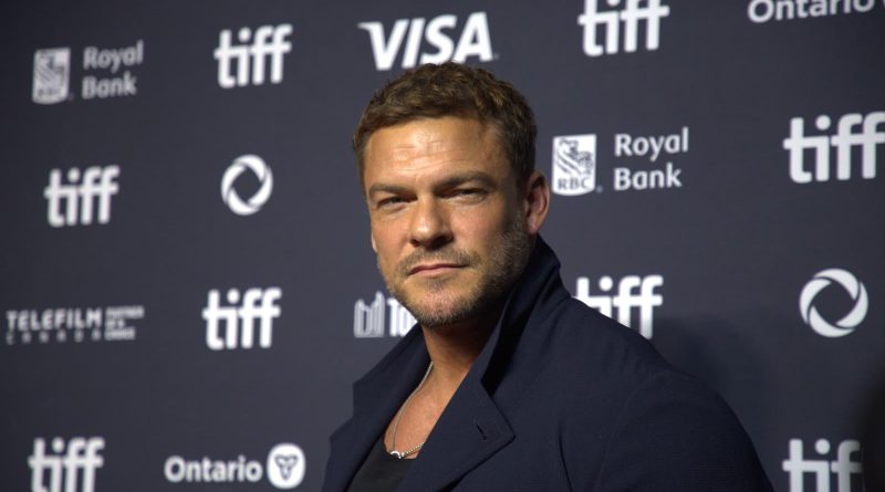 Alan Ritchson, der spiller Jack Reacher i Reacher, ved Toronto International Film Festival 2025