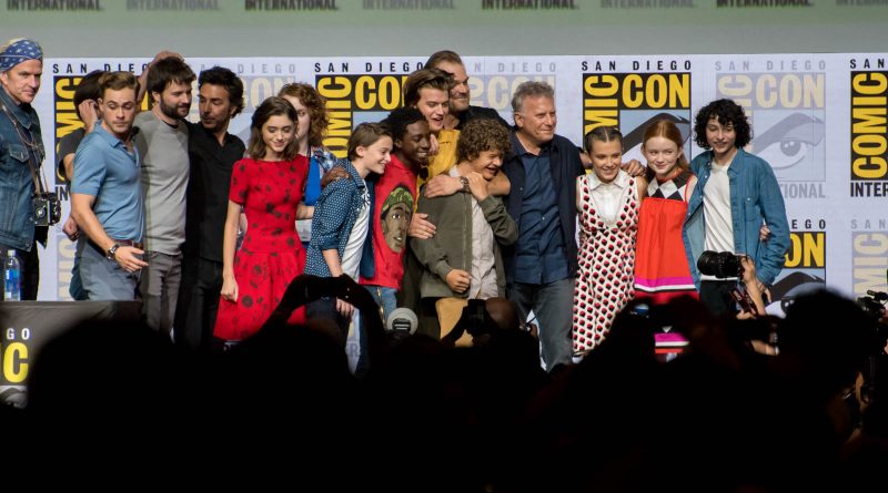 Medvirkende fra Stranger Things samlet på scenen ved San Diego Comic-Con 2017