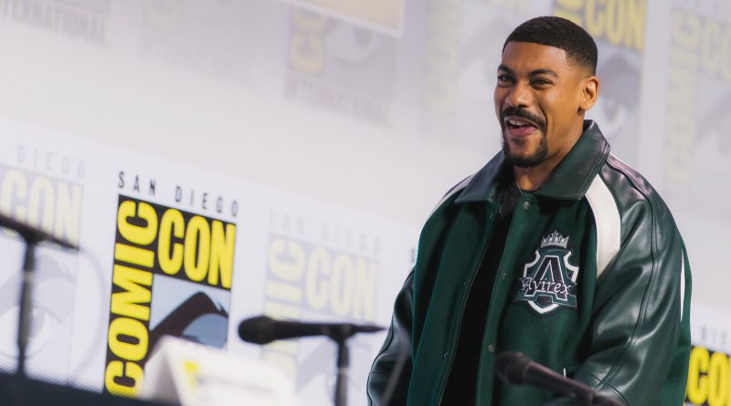 Aaron Pierre, der lægger stemme til Mufasa, på San Diego Comic-Con 2026