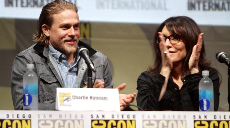 Charlie Hunnam og Katey Sagal ved Sons of Anarchy-panelet på San Diego Comic-Con 2013