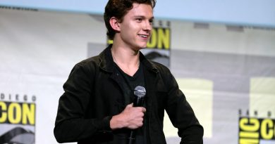 Tom Holland taler ved Comic-Con i San Diego 2016 for Spider-Man: Homecoming