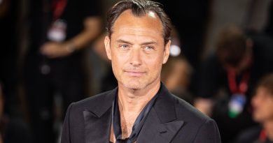 Jude Law ved den 81. filmfestival i Venedig