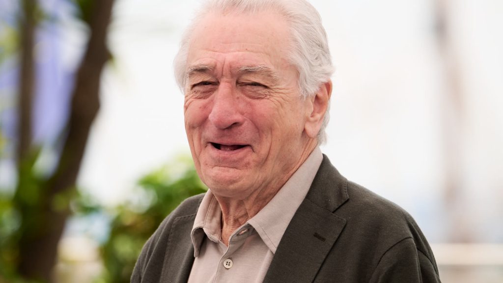 Robert De Niro, der spiller Michael Vronsky i The Deer Hunter, ved en photocall under filmfestivalen i Cannes i 2025