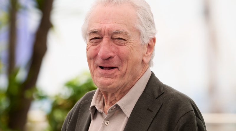Robert De Niro, der spiller Michael Vronsky i The Deer Hunter, ved en photocall under filmfestivalen i Cannes i 2025