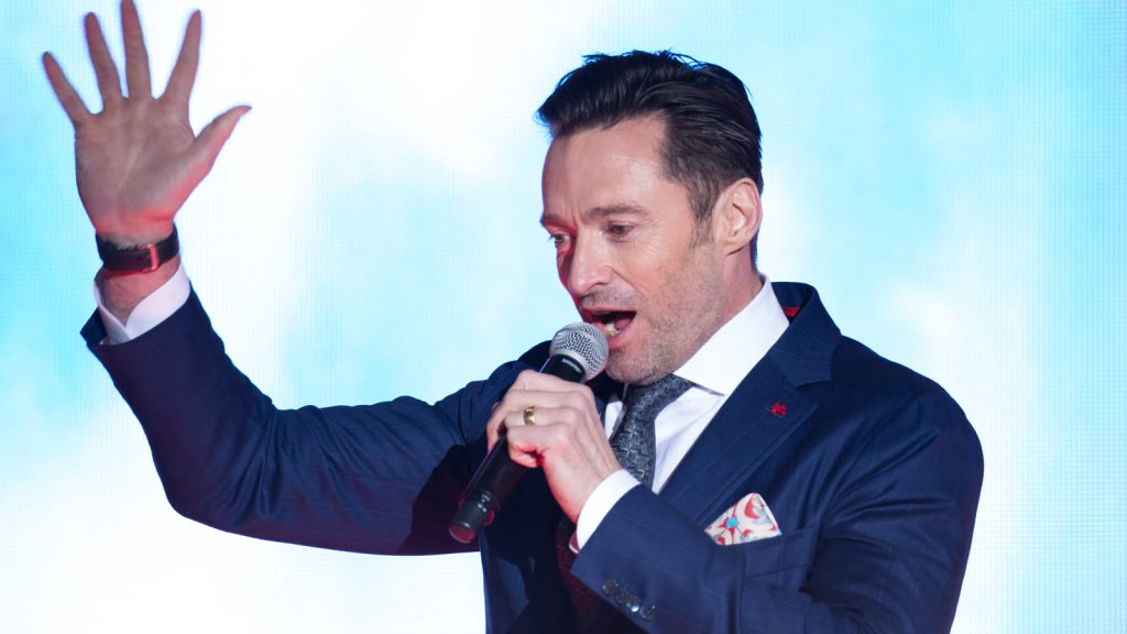 Hugh Jackman på scenen ved Japan-premieren på The Greatest Showman i Tokyo 2018